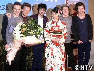 １Ｄ初来日…堀北真希が振り袖姿でお出迎え