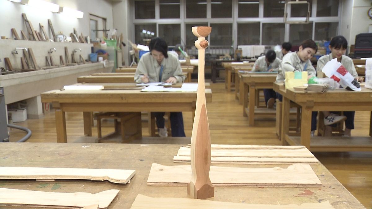 東京パラ　陸上の「こん棒」を高校生が製作