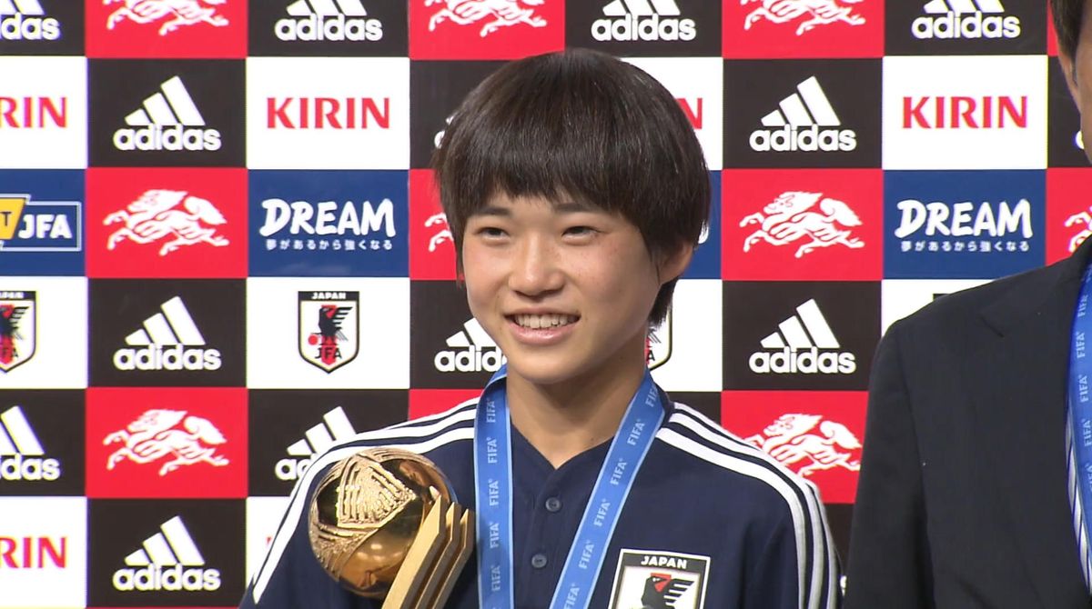 U20W杯準優勝 ヤングなでしこ帰国 MVP浜野まいか「今まで生きてきた中で1番濃かった1か月です」