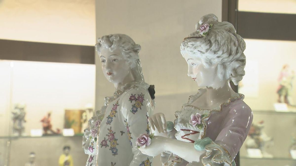 色あせない当時の魅力「華麗なる陶人形展」始まる 名古屋・東区横山美術館