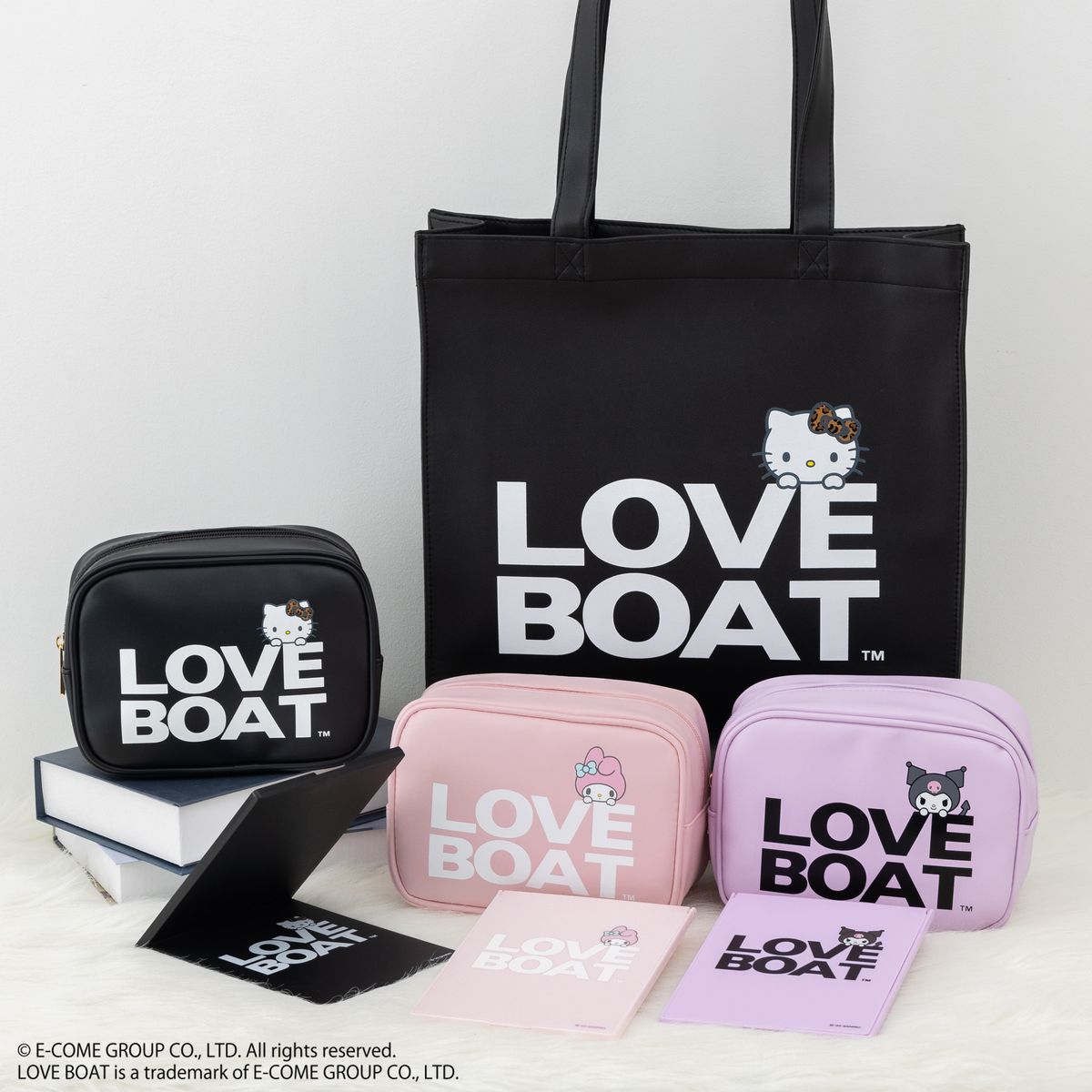 サンリオとLOVE BOATがコラボしたトートバッグやポーチ、二つ折りミラー　（C）2023 SANRIO CO.,LTD.  著作（株）サンリオ