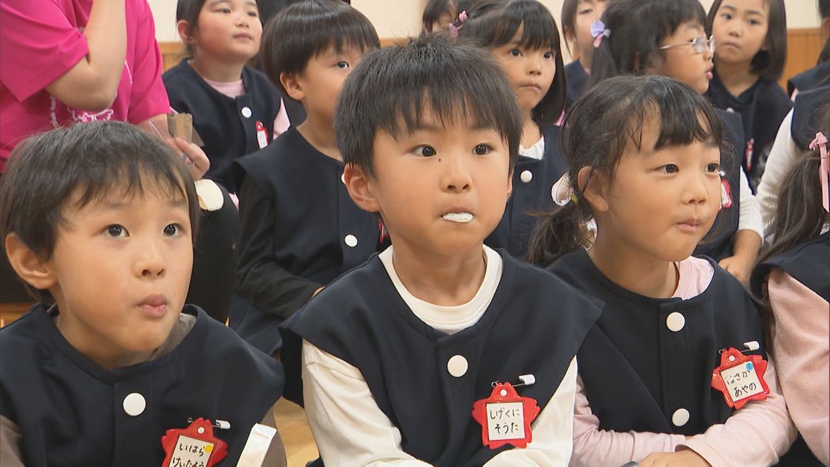 フーセンガムで噛む力を鍛える！園児たちがトレーニング…周南市の幼稚園