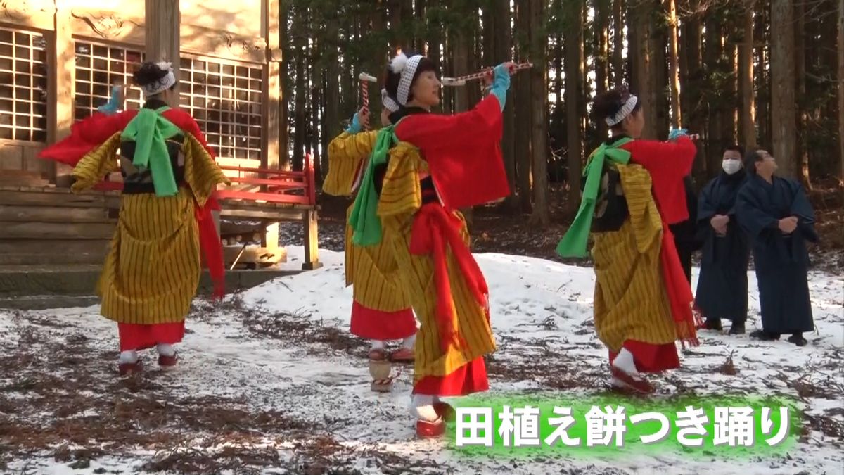 田植え餅つき踊りで「小正月」青森・東通村