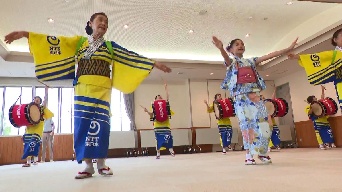 さんさ踊りで交流 さんさ踊り同好会と社会福祉施設の利用者