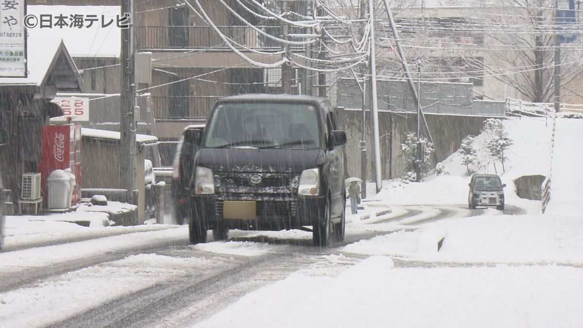 3連休は大雪の恐れも　自動車専用道路の交通量が増えることが予想される中、雪道での運転の注意点は？