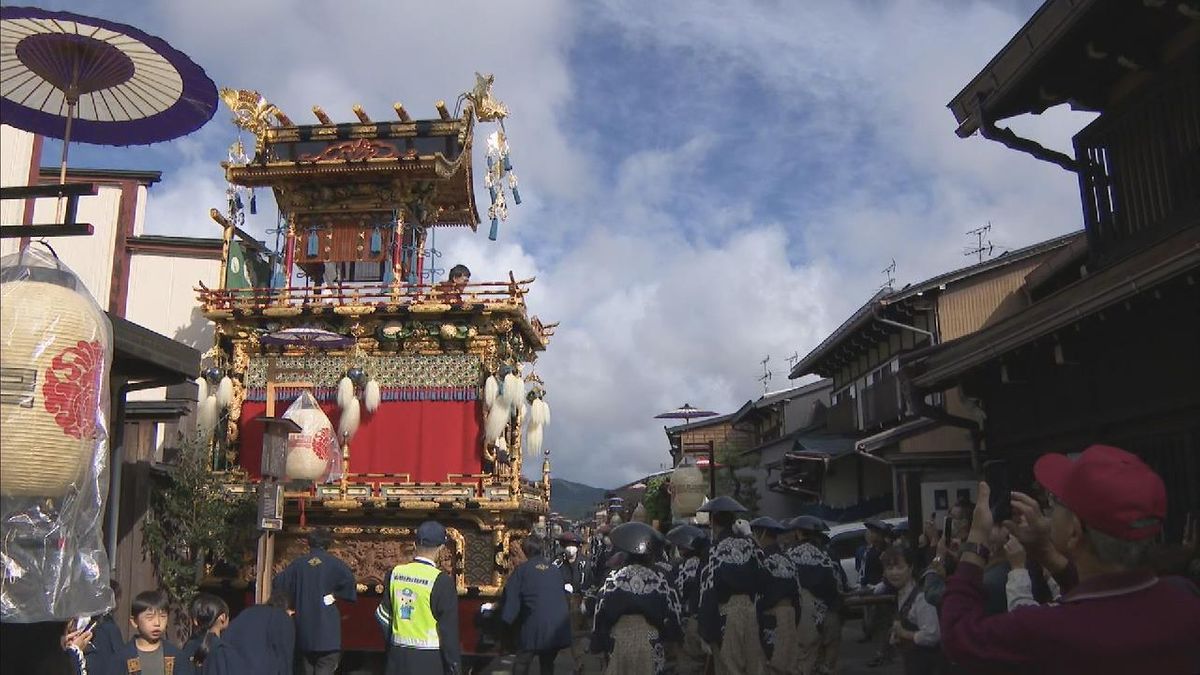 「秋の高山祭」２日目　｢からくり奉納｣見物客を魅了　2日間で11万2000人　岐阜・高山市