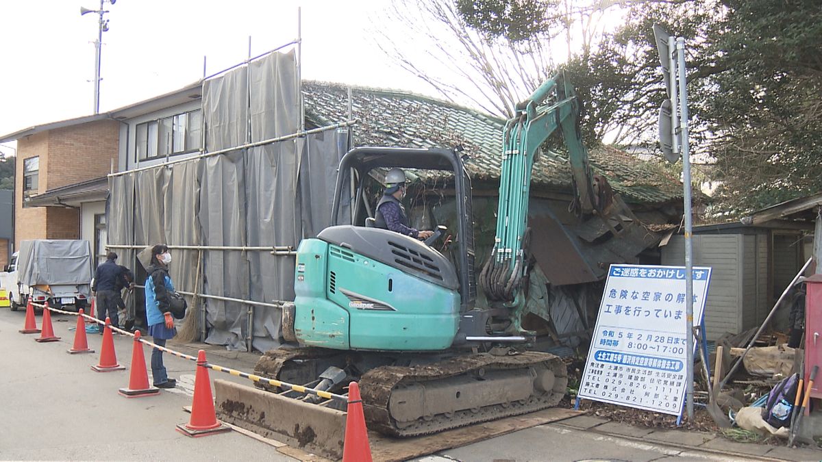 行政代執行による空き家の解体作業　ことし1月茨城県土浦市