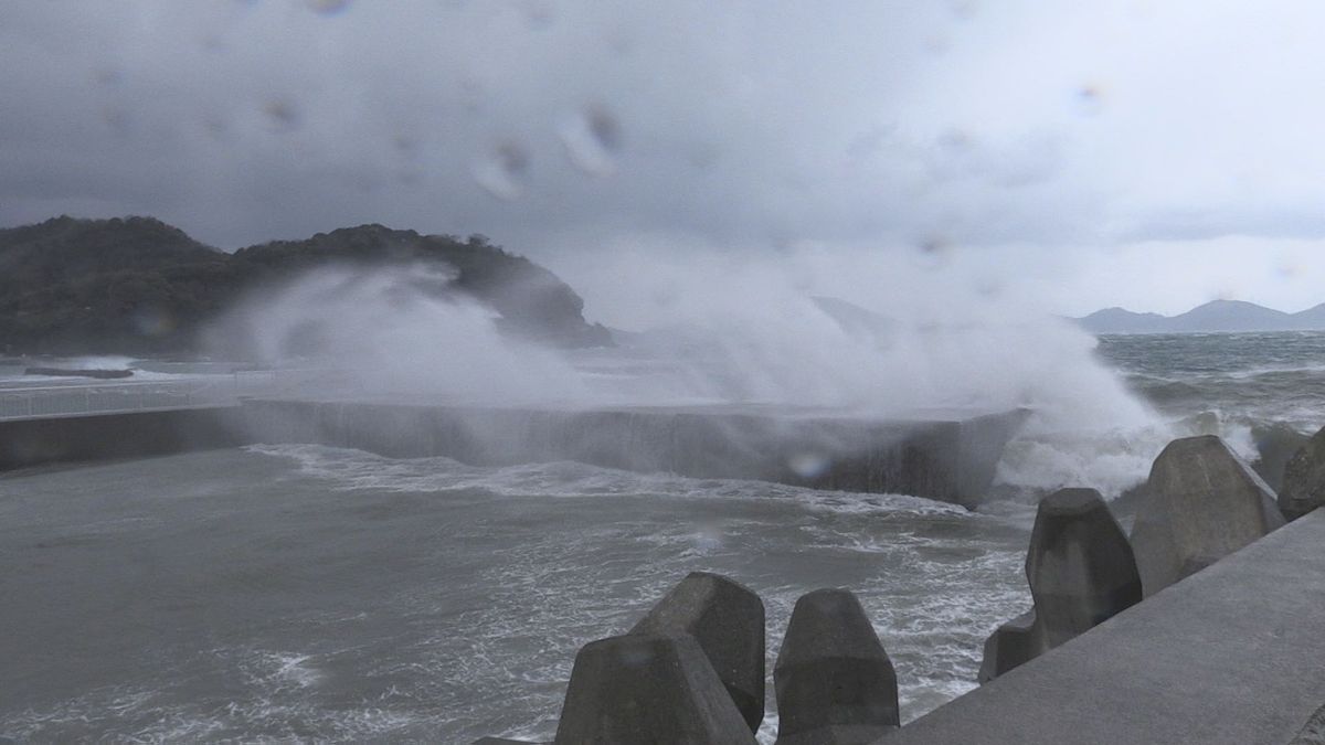 台風並みの強風、大荒れの県内　北陸道ではスリップ事故相次ぐ　21日も断続的に雪が降る見込み