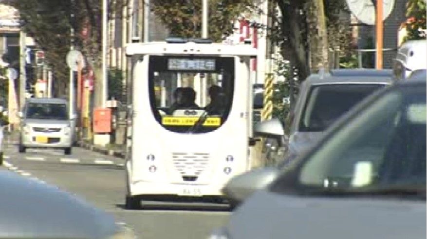 自動運転バスとタクシーが接触　公道で実証実験中に　運行を当面見合わせ　福岡
