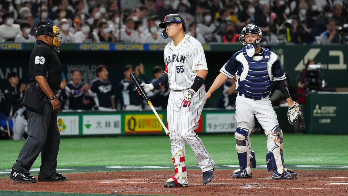 村上宗隆　見逃し三振で悔しさ表す　韓国戦第1打席　開幕からすでに3三振