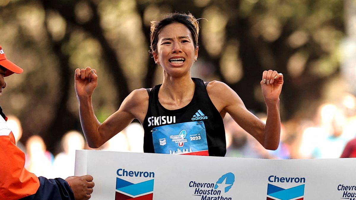 女子マラソン新谷仁美が日本歴代2位の2時間19分24秒で優勝「すごい楽に楽しめて走れました」