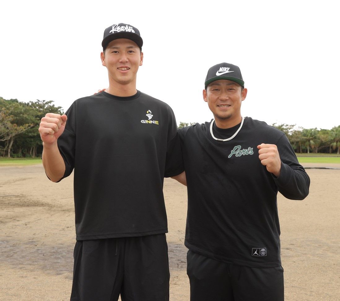 自主トレを行った秋広優人選手(左)と中田翔選手(右)写真は球団提供