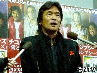 松崎しげる、新橋で熱唱「熱い歌を！」