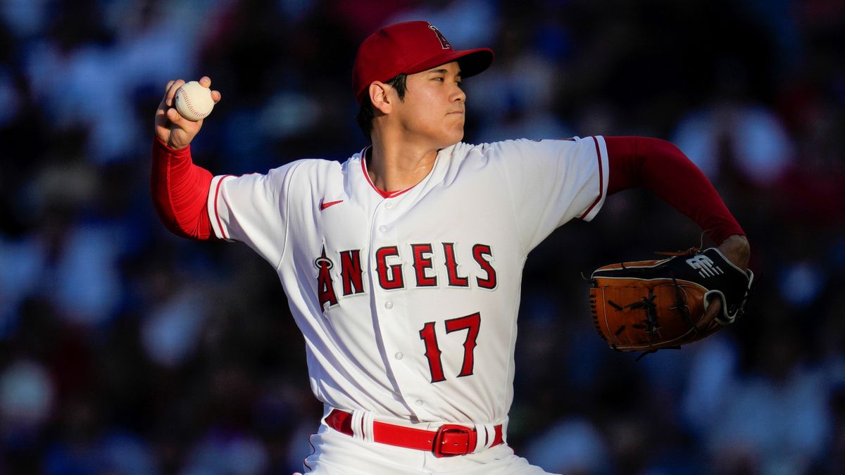 ドジャース移籍を発表した大谷翔平選手（写真：AP/アフロ）