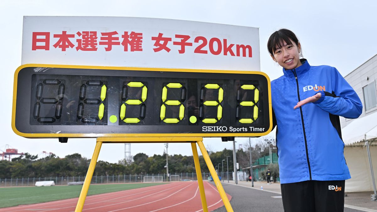 女子20キロ競歩で日本記録を更新した藤井菜々子選手(写真：時事)