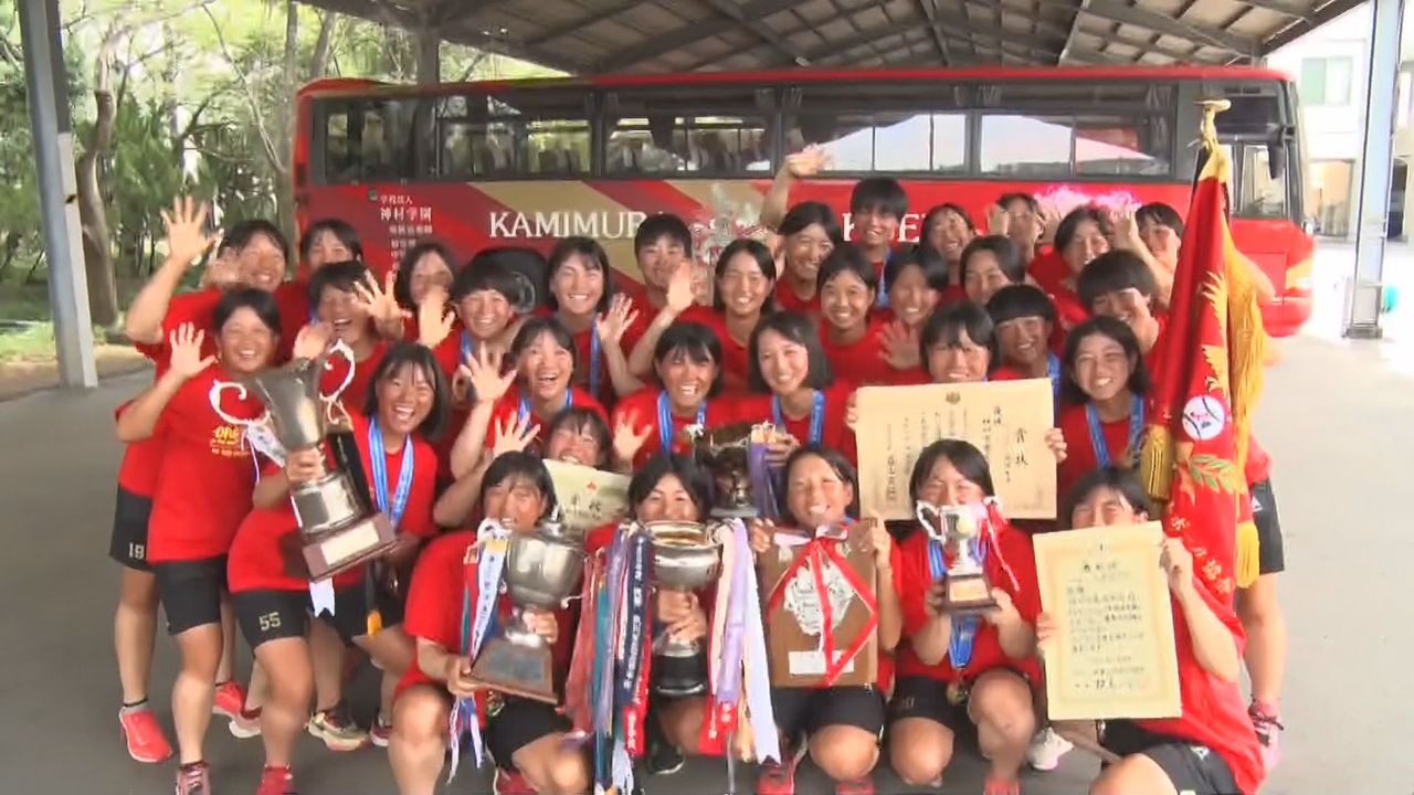 神村学園高等部女子ソフトボール部 インターハイで10年ぶり4度目の優勝 「誇りをもって戦えた」（2024年7月26日掲載）｜日テレNEWS NNN