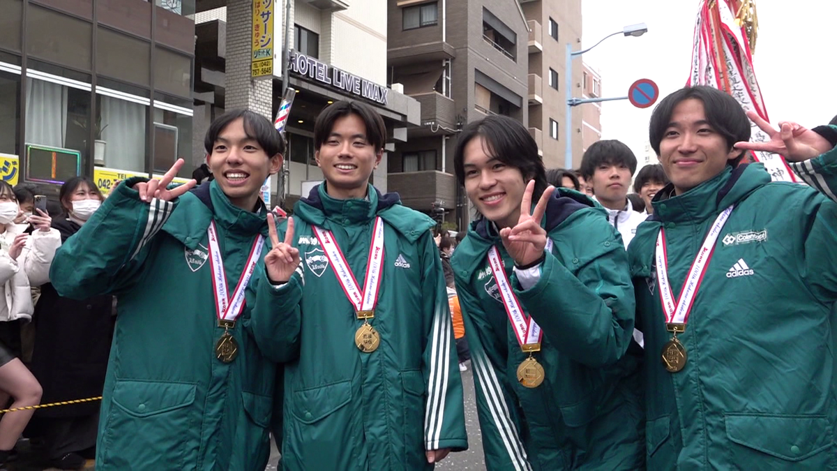 「めったにない機会なので楽しめた」 箱根駅伝Vの青学　パレードで3万3000人沸かす
