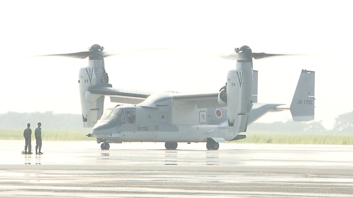 陸自初導入　オスプレイ、木更津駐屯地到着