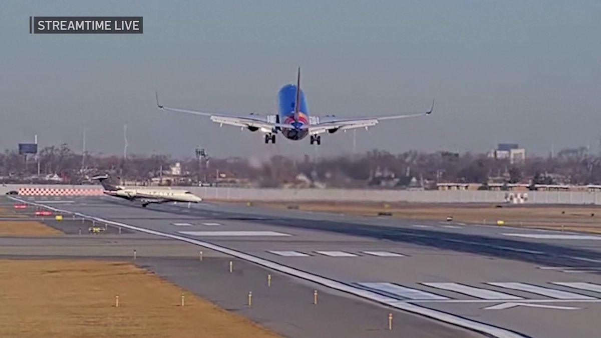 小型機が許可なく滑走路に…旅客機が着陸やり直し　米シカゴ・ミッドウェー空港