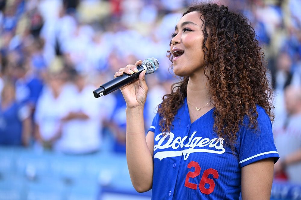 Crystal Kay　MLBで日米の国歌を独唱　「最高に気持ちよく歌わせていただきました」