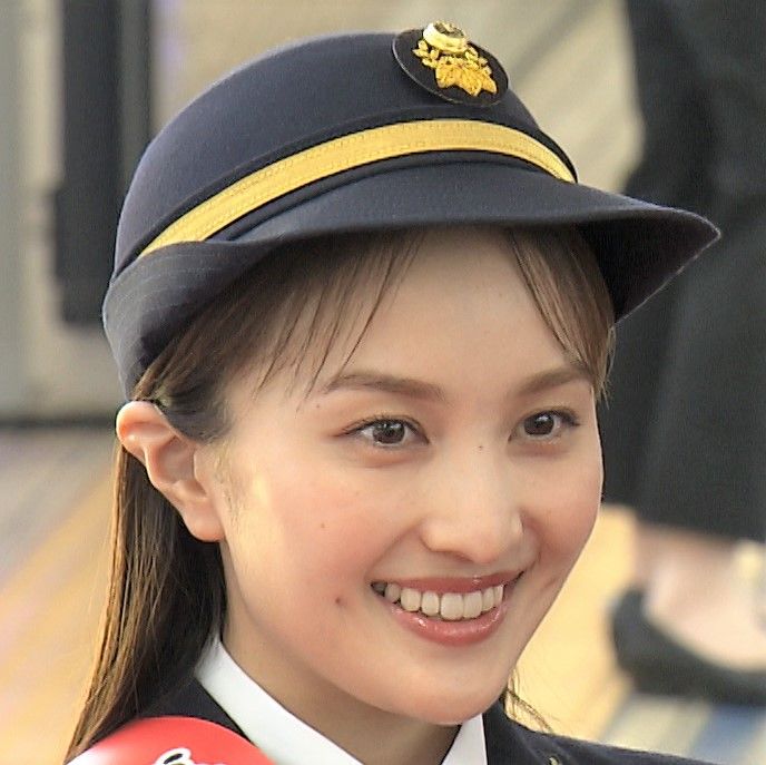 ももクロ・百田夏菜子　新幹線の車掌姿を披露　意外な縁でオファーされ「うれしい」
