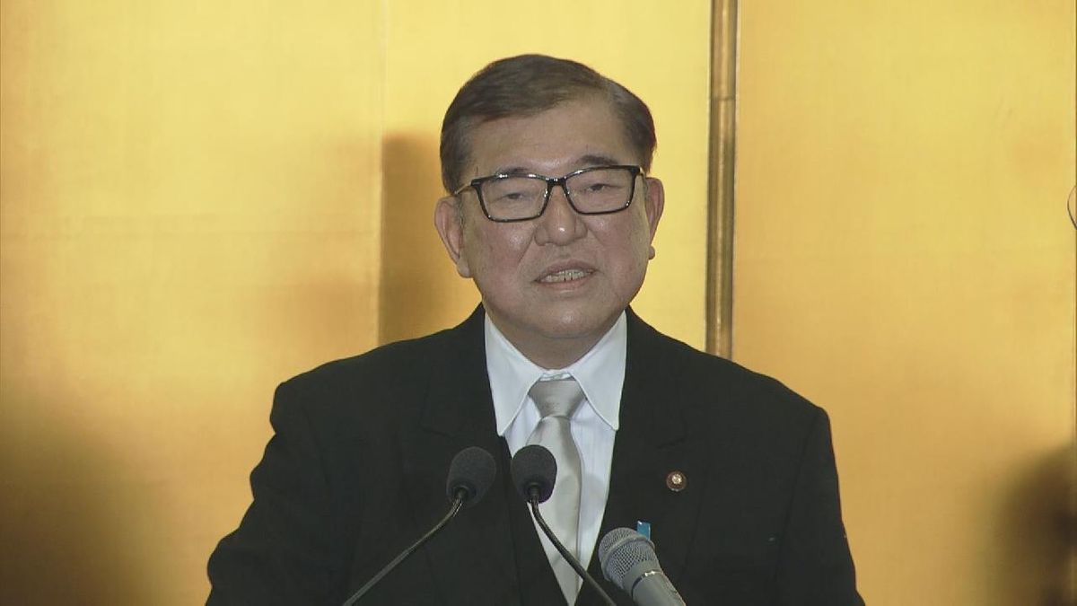 石破首相が伊勢神宮を参拝　年頭会見で野党との連立に否定的考え　三重・伊勢市