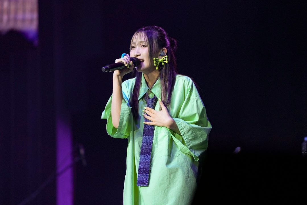 韓国の音楽フェスを盛り上げるYOASOBIのikuraさん（C）2024 Weverse Con Festival
