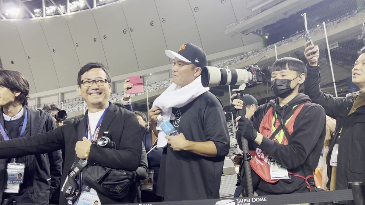【巨人】台湾メディアに交じり坂本“記者”が長野に質問　答えは「秘密です」