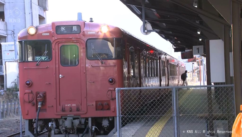 地震被害で線路のゆがみや継ぎ目破損　修復しＪＲ氷見線　運行再開