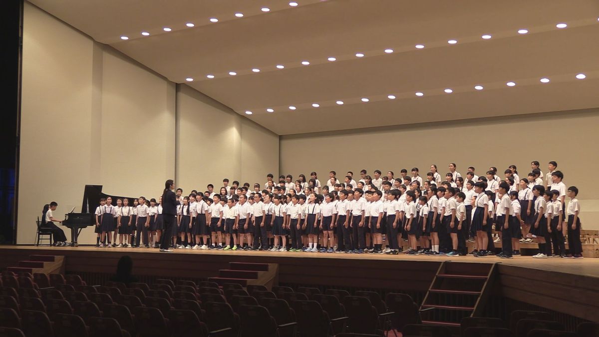 練習の成果を出し切る　平和への願い込めた合唱など披露　福井市小学校連合音楽会