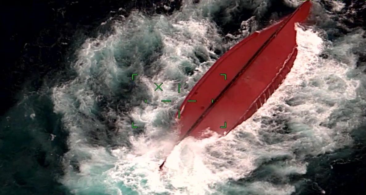 石垣島沖で“中国船”転覆　漂流者７人発見