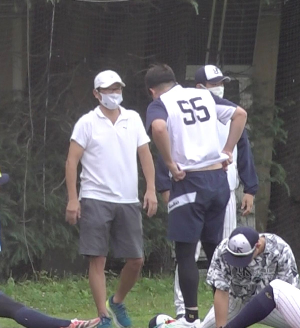 古田敦也さんと話す村上宗隆選手