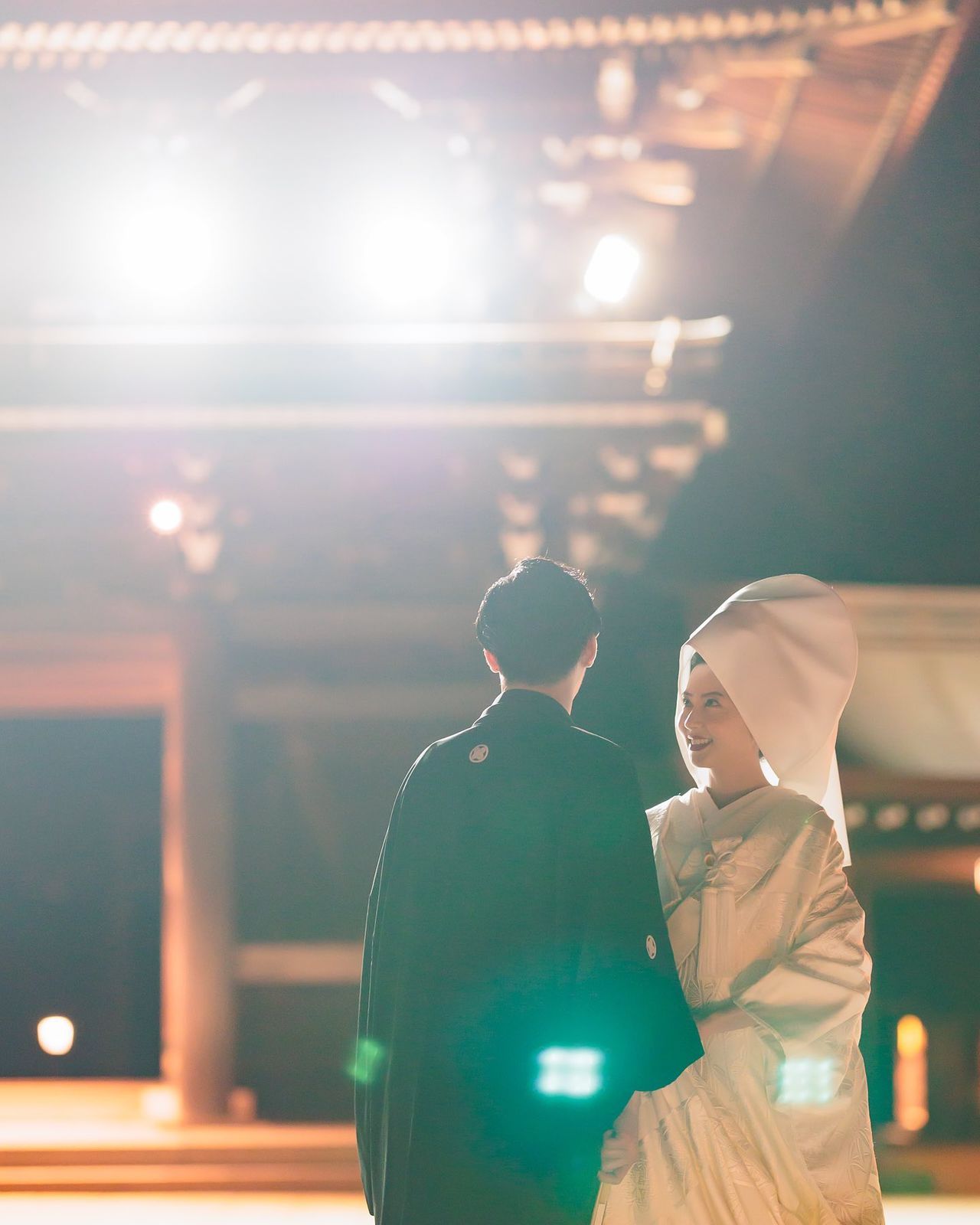 河北麻友子、結婚式の2ショット写真を公開“白無垢”姿を披露