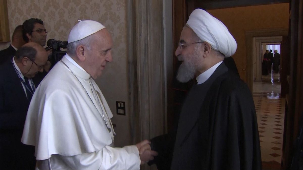 イラン・ロウハニ大統領がローマ法王と面会