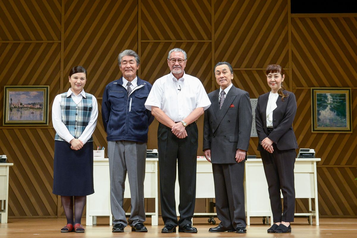 （左から）島崎和歌子さん、中本賢さん、吉幾三さん、佐藤Ｂ作さん、芳本美代子さん