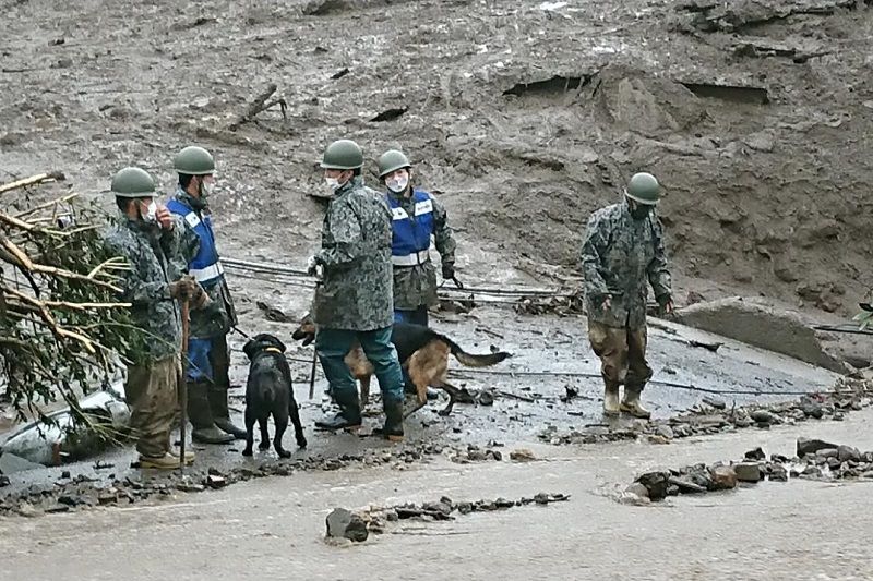 安否不明者の捜索活動　災害救助犬が活躍