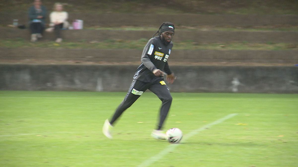 「サッカー界で生きていればの宿命」