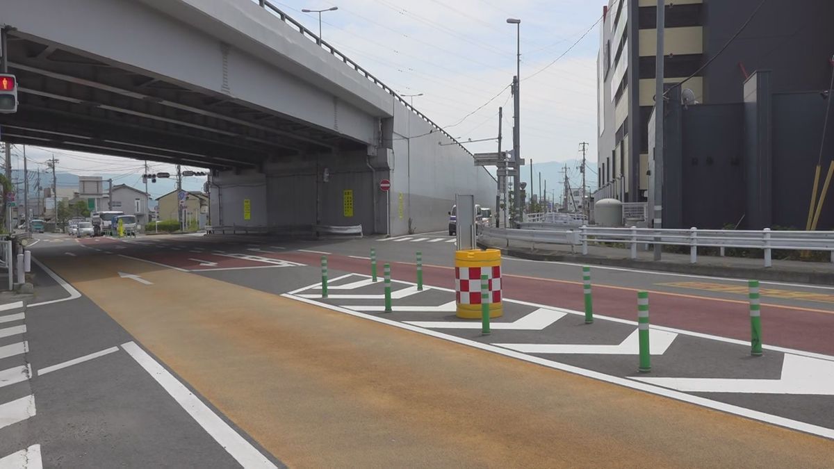 不審車両に向け警察官が発砲した甲斐市の現場