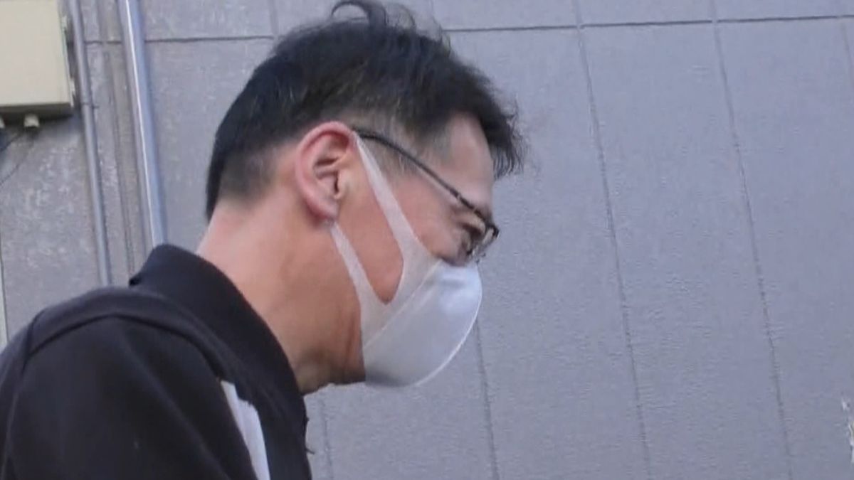 逮捕前の記者の直撃取材に元副社長の佐藤俊弘被告（59）は「広報を通してください」と繰り返した（先月、都内）