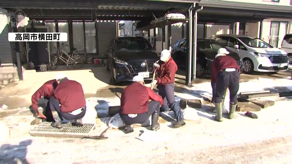 「応援してもらっている地域に恩返しを」高校生が土砂片付けボランティア　高岡市　液状化被害の横田地区で