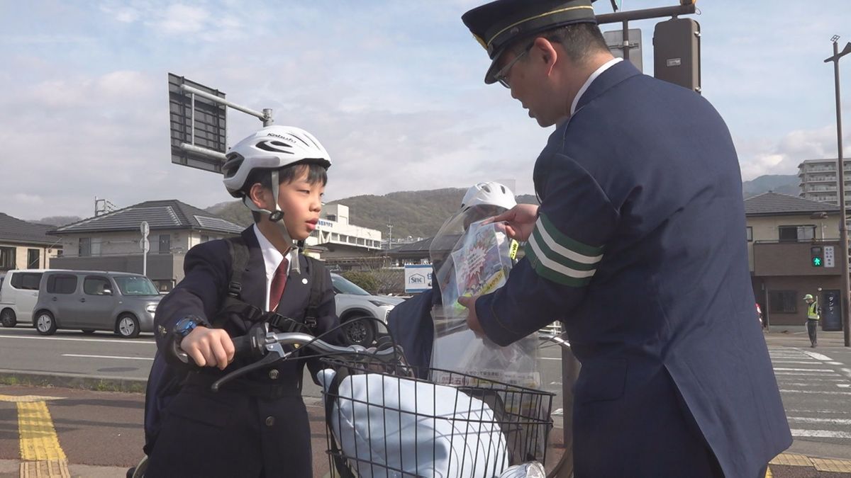 自転車事故「助かる命ある」  ヘルメット着用は死傷者の3割 努力義務化から1年 山梨県