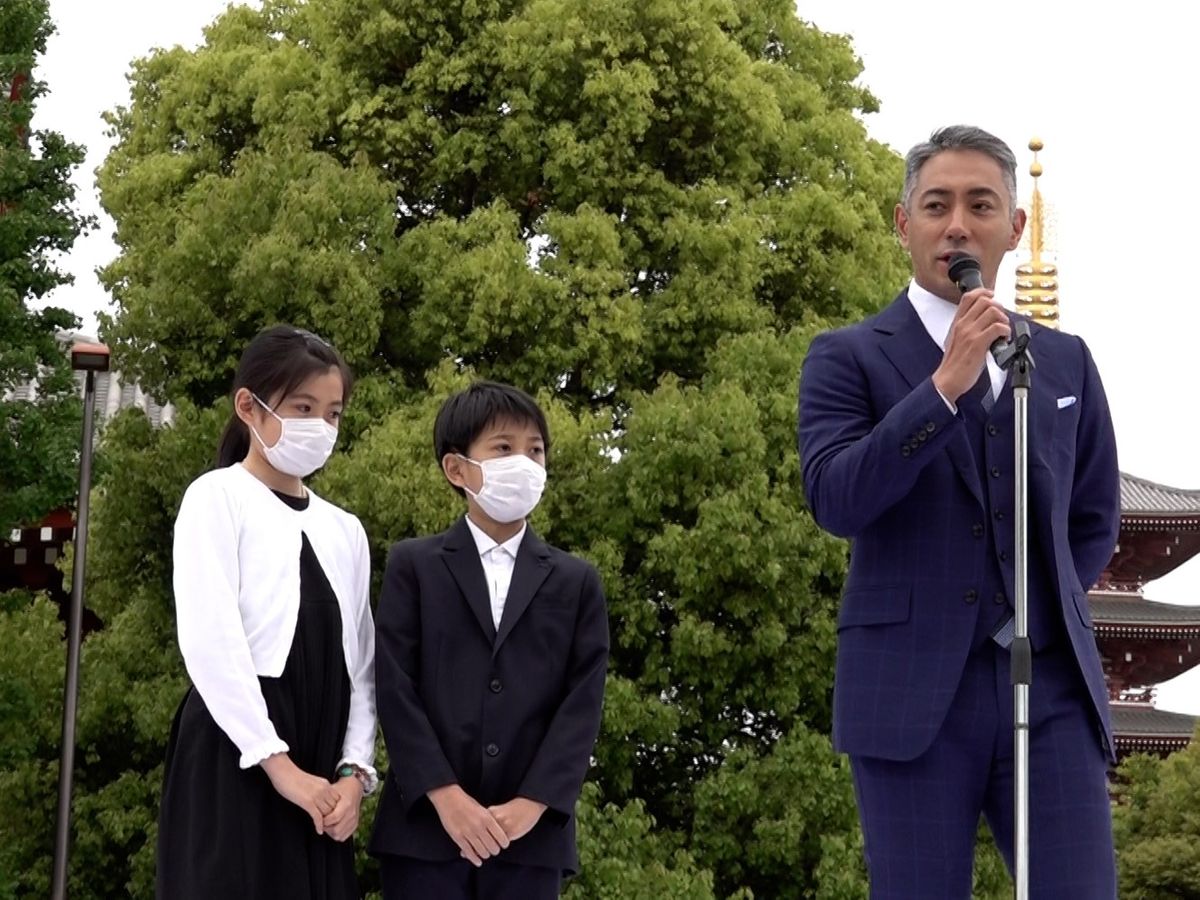 （左から）市川ぼたんさん、市川新之助さん、市川團十郎さん