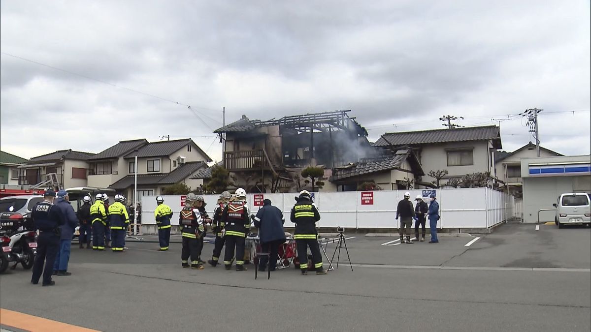 姫路市の住宅で火災　焼け跡から2人の遺体見つかる　80代男性と70代女性の夫婦と連絡取れず　兵庫