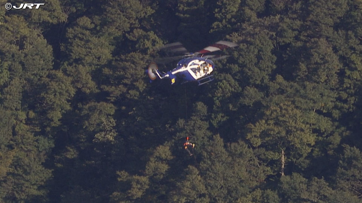 軽乗用車が転落 2人死亡1人意識不明　吉野川市山川町の山中【徳島】