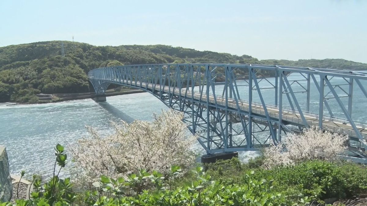 阿久根市と長島町結ぶ「黒之瀬戸大橋」開通50周年　長島町で記念式典