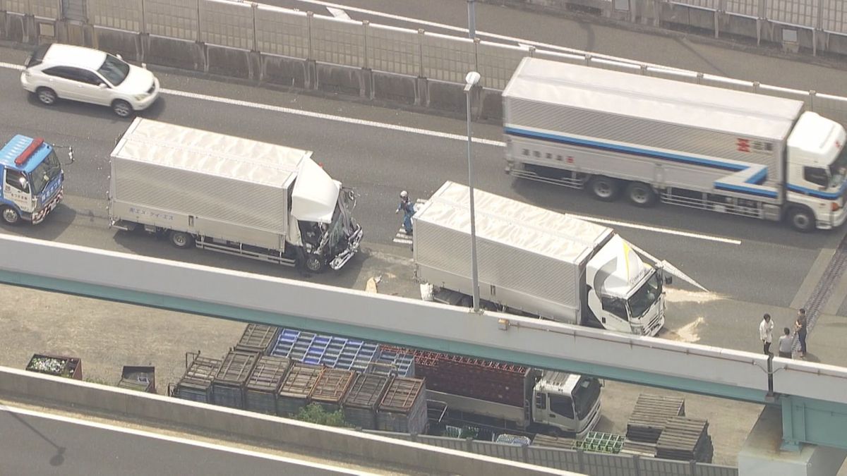 【速報】トラック運転手の男性死亡　阪神高速湾岸線で5台が絡む多重事故　追突された運転手も首骨折　3人重軽傷