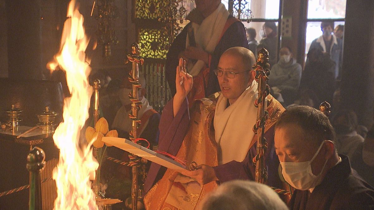 松本市の牛伏寺で厄払いと家内安全　恒例の「厄除縁日大祭」に多くの参拝者【長野】