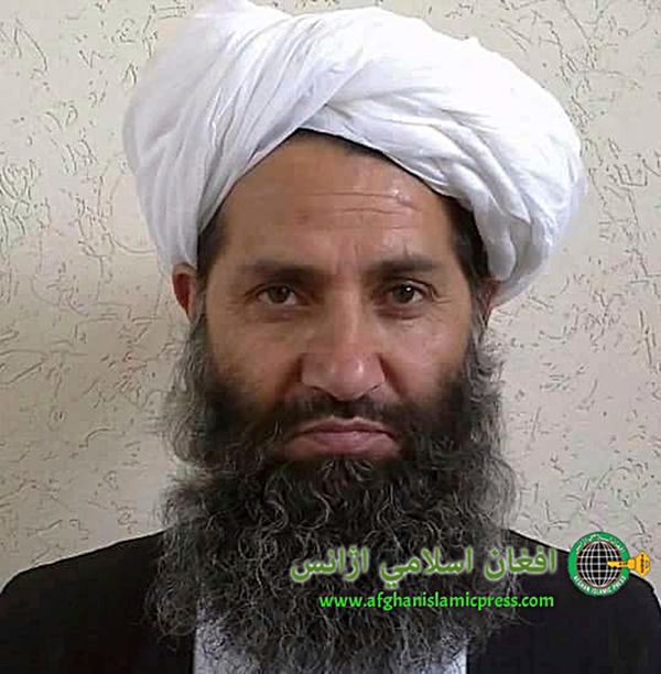 タリバンの最高指導者アクンザダ師 AP/アフロ