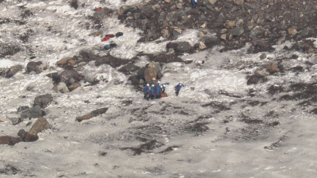 富士山火口で発見の3遺体 1人は富士河口湖町の男性と判明 冬季に単独登山か 山梨県