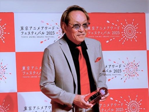 アニメ功労部門で顕彰を受けた堀内賢雄さん